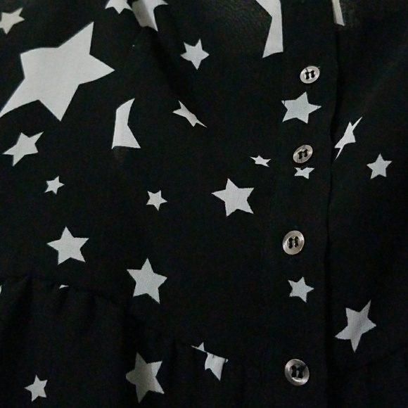 Black and white blouse - Picture 3 of 5